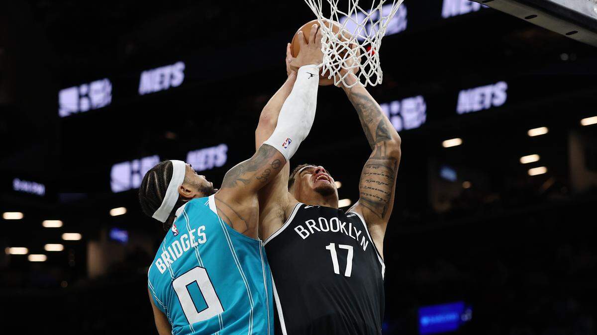 Brooklyn’s Michael Porter Jr. goes to the basket as Charlotte’s Miles Bridges defends during the second half of Monday’s game at Barclays Center.