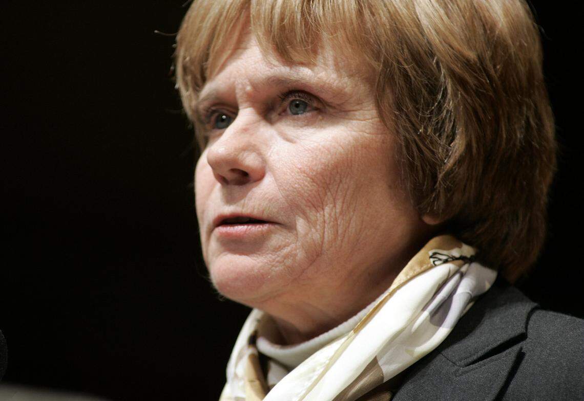 Elizabeth Duke, governor of the U.S. Federal Reserve, speaks at the Economic Forecast Forum in Raleigh, North Carolina, U.S., on Monday, Jan. 4, 2010.