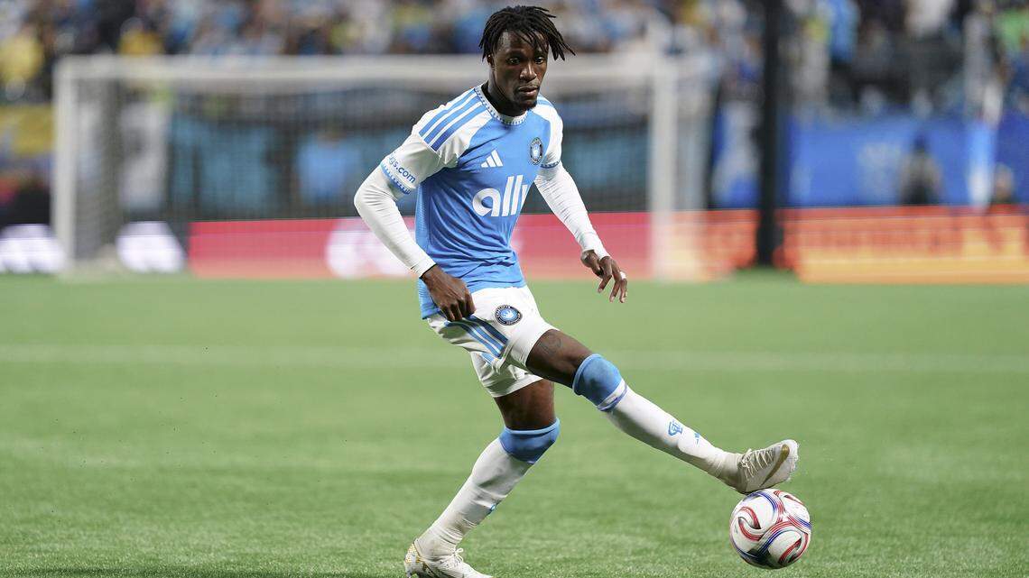 Charlotte halts 5-game winless streak, extends Toronto's to 7