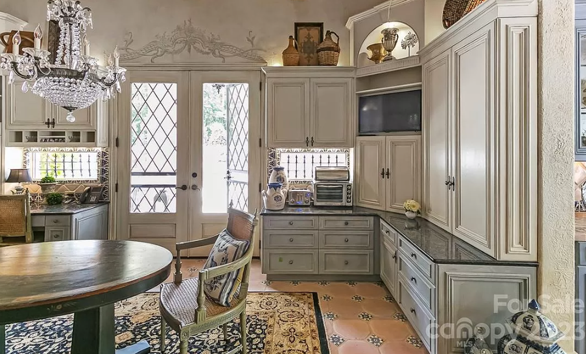 8371 Providence Rd., Charlotte, NC 28277