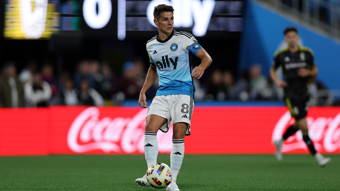 Charlotte FC strikes late to hold off short-handed Columbus Crew