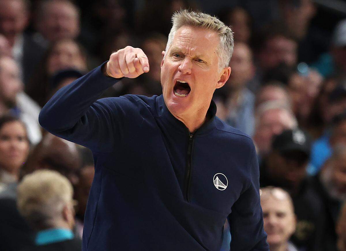 Golden State Warriors head coach Steve Kerr disputes a call during action against the Charlotte Hornets at Spectrum Center in Charlotte, NC on Monday, March 3, 2025. The Warriors defeated the Charlotte Hornets 119-101.