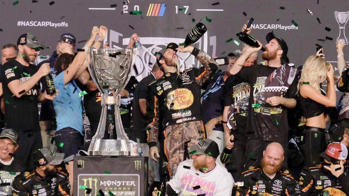 Martin Truex Jr., the reigning NASCAR Cup Series champion, is returning to Homestead-Miami Speedway this weekend in hopes of winning his second consecutive title.