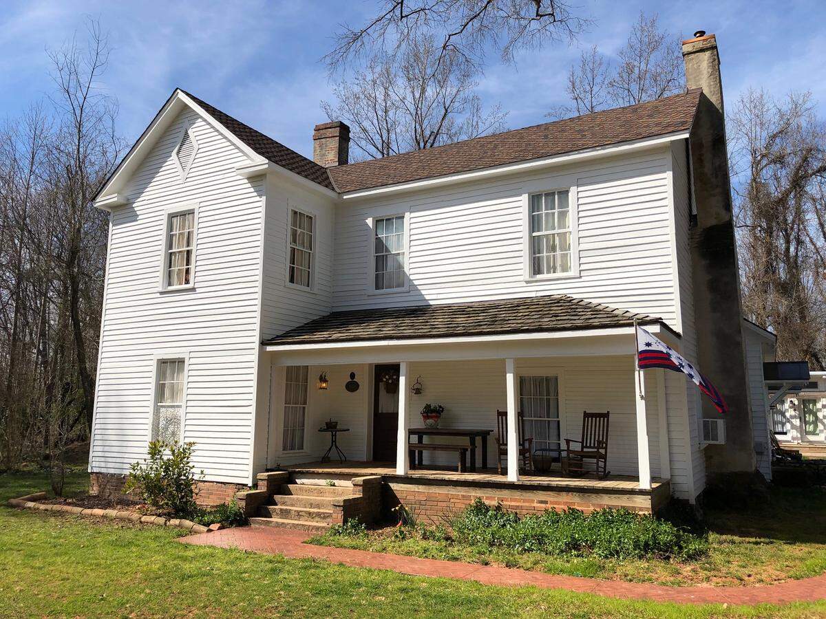 Learn how to renovate an old home from the couple that restored the Sloan-Porter House. 