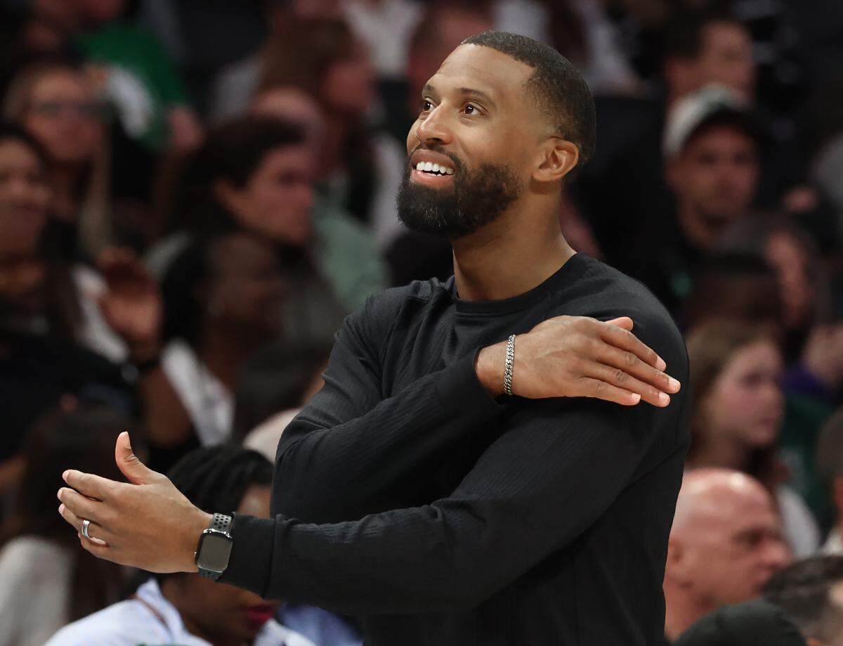 Charlotte Hornets head coach Charles Lee said he expects Spectrum Center to be “lit” Tuesday night when his team hosts the Miami Heat in the NBA play-in tournament.