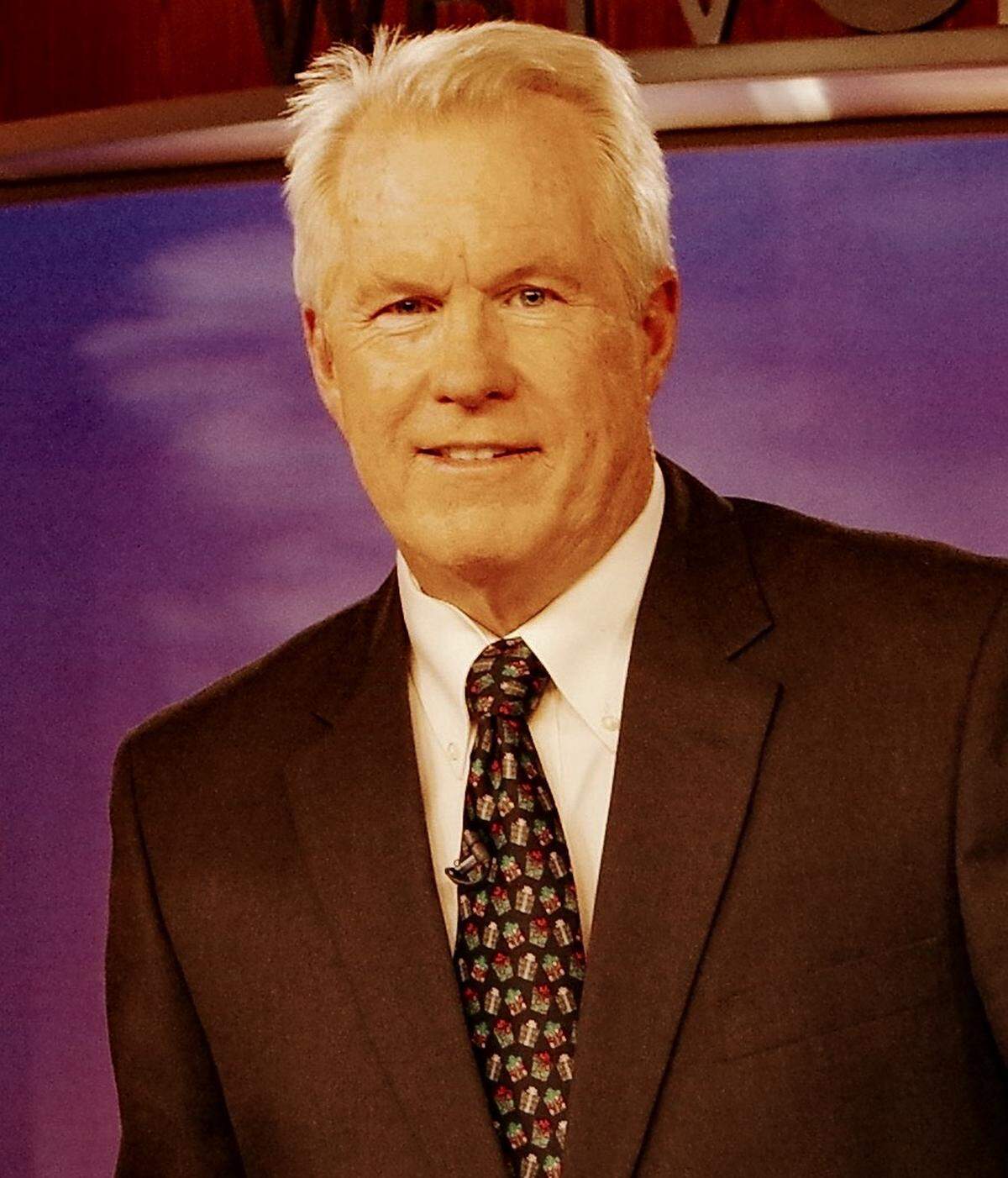 Steve Ohnesorge on the anchor desk for WBTV on Christmas Day in 2014.