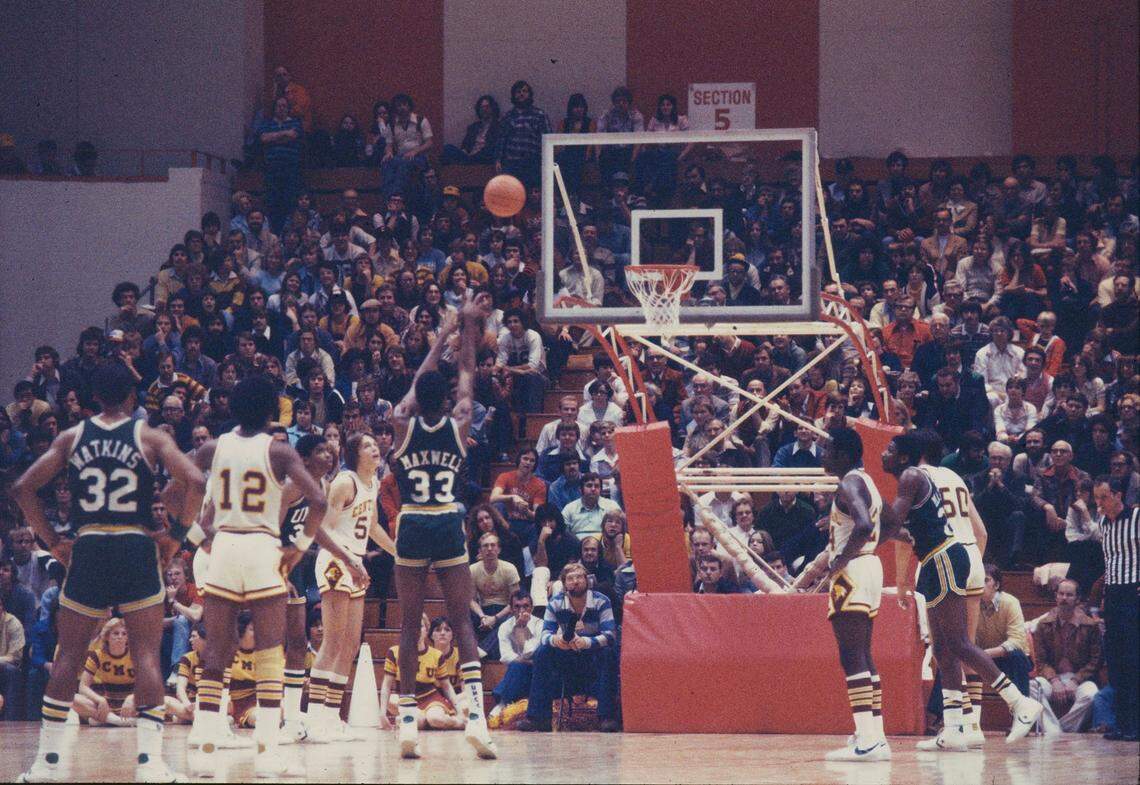 Cedric “Cornbread” Maxwell shoots a free throw against Central Michigan during the Charlotte 49ers’ magical season of 1977, when they reached the Final Four for the only time in school history.