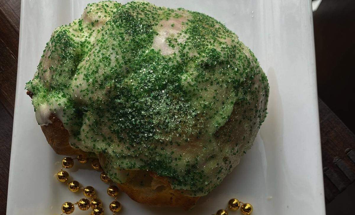 Earl’s Grocery will prepare 48 of its popular mini cakes for St. Paddy’s Day.