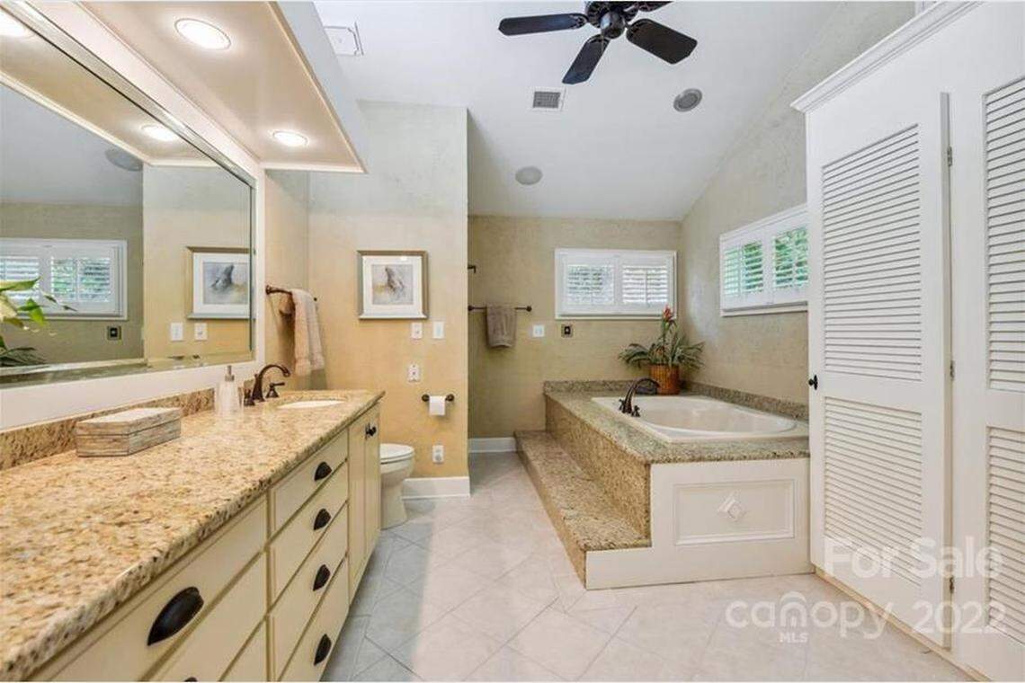 Gary Phillips’ Lake Wylie, SC, home has three full bathrooms and a half-bathroom.