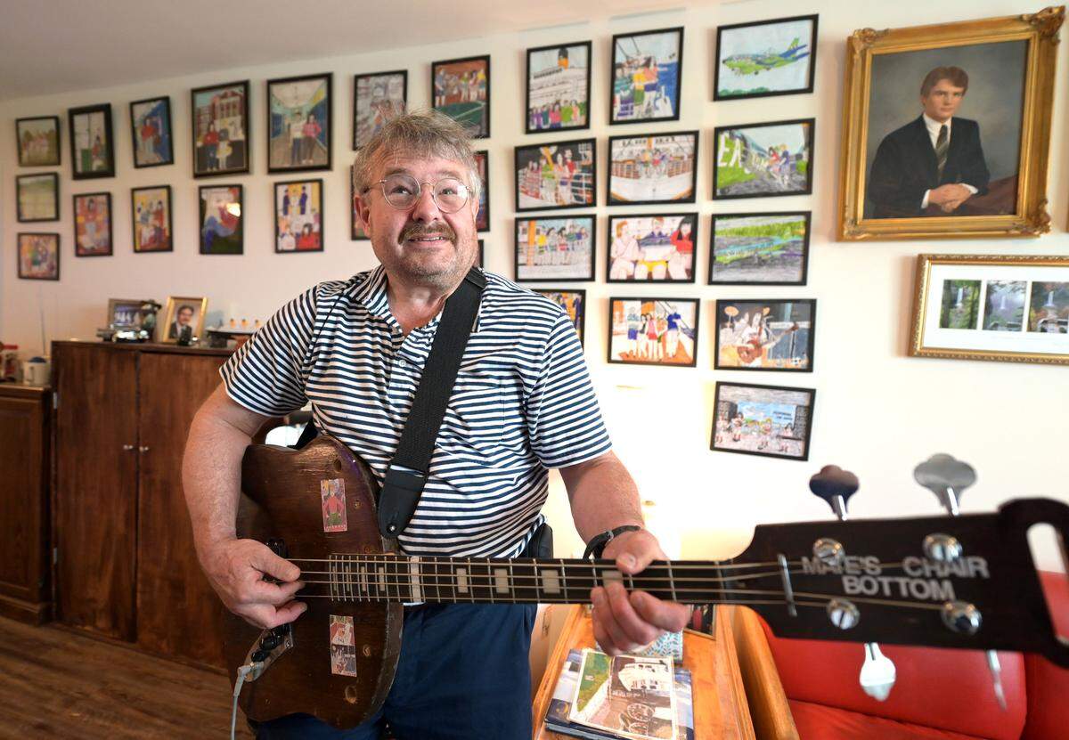 Jacky Claiborne’s friends made one of his dreams come true several years ago when they rented out the Double Door Inn so his his once-imaginary band, The Falling Pebbles, could perform. Now his friends are helping give him a showcase for his art.