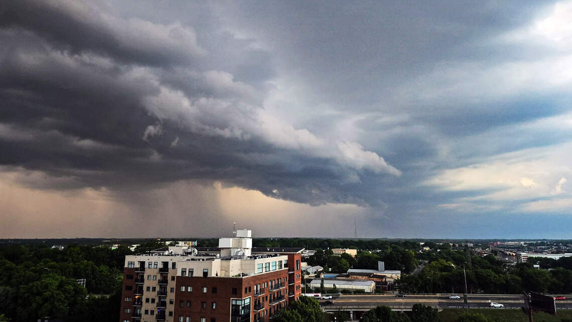 Damaging winds, 1-inch hail and a chance of tornadoes in Charlotte area forecast