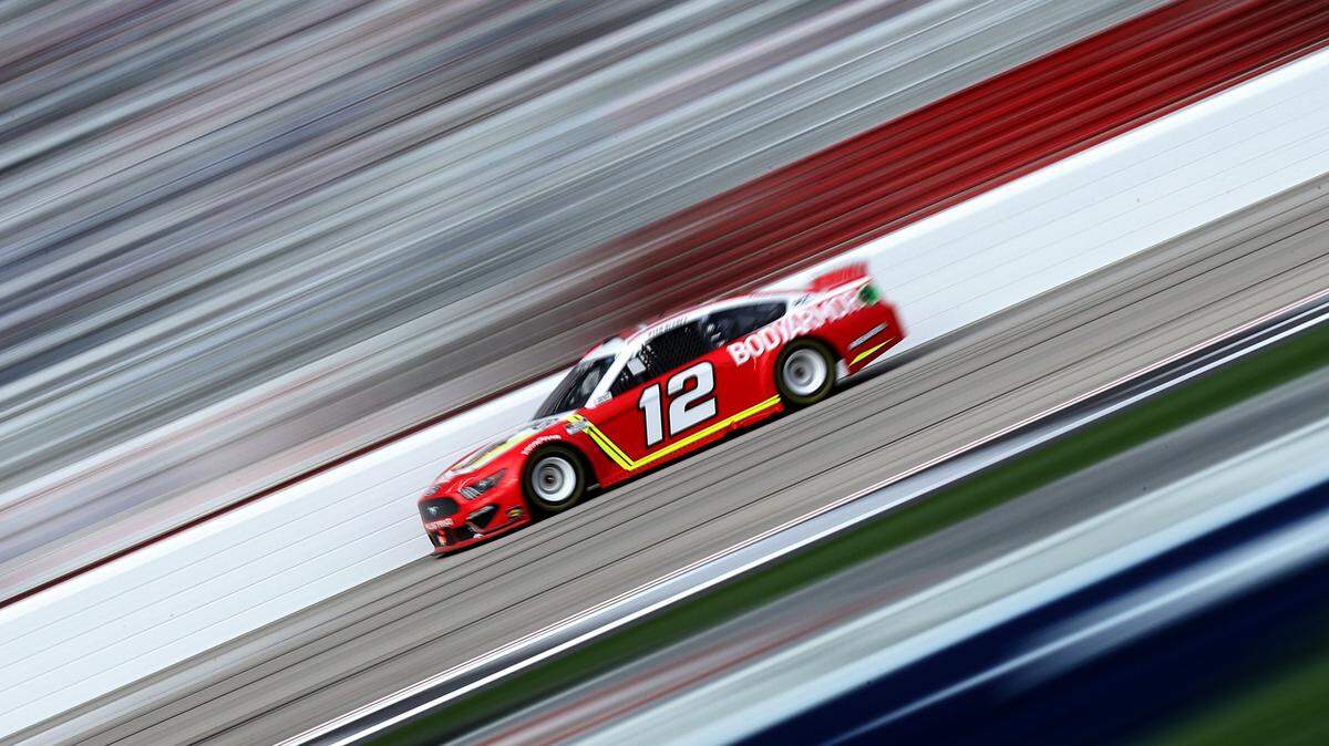 HAMPTON, GEORGIA - MARCH 21: Ryan Blaney, driver of the #12 BodyArmor Ford, drives during the NASCAR Cup Series Folds of Honor QuikTrip 500 at Atlanta Motor Speedway on March 21, 2021 in Hampton, Georgia. (Photo by Sean Gardner/Getty Images)