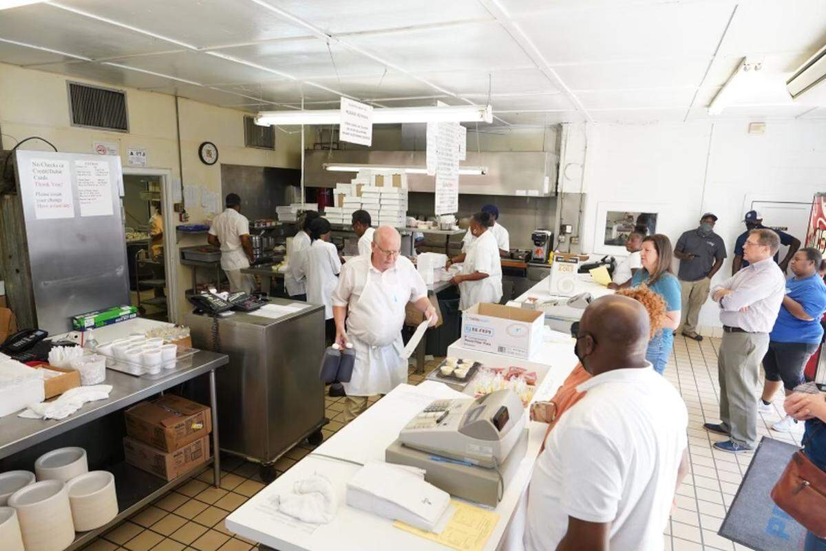 Price’s Chicken Coop announced on Thursday, June 17, 2021 that it would be closing after 59 years.