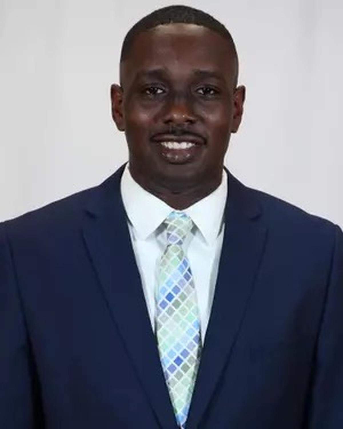 New Myers Park boys’ basketball coach Dory Hines