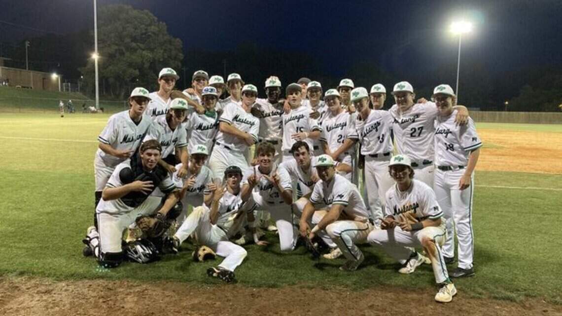 Electric second inning, crowd support push Myers Park past Jordan High in 4A playoffs