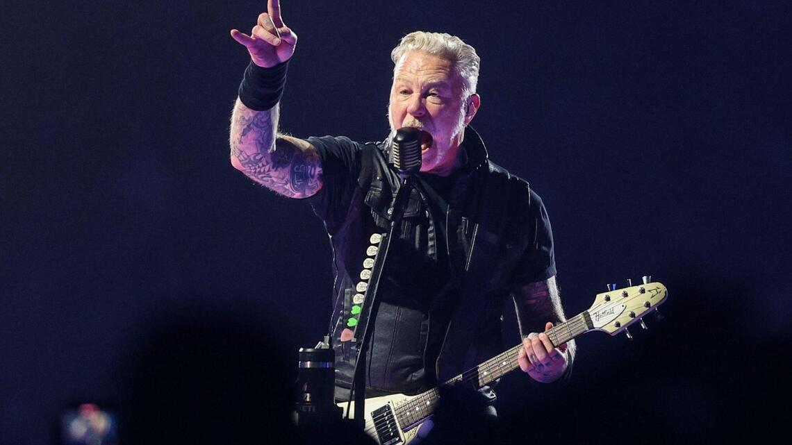Review: While going hard in Charlotte, Metallica also proves to be a big softie
