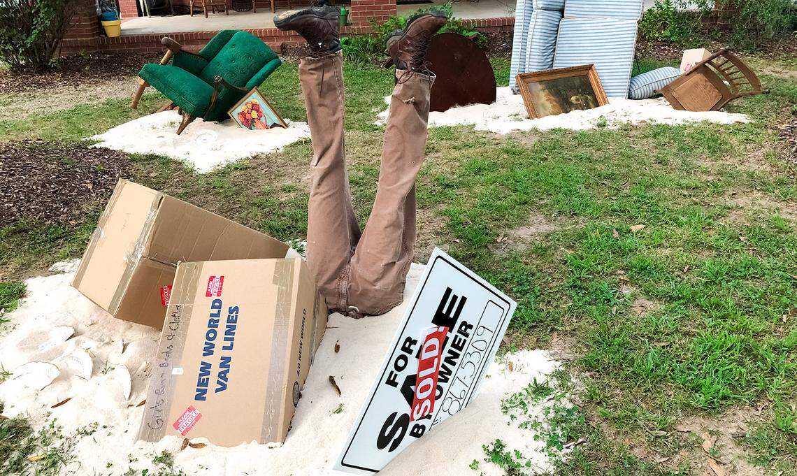 Yard Art Day 2019 included a front-yard motif on moving.