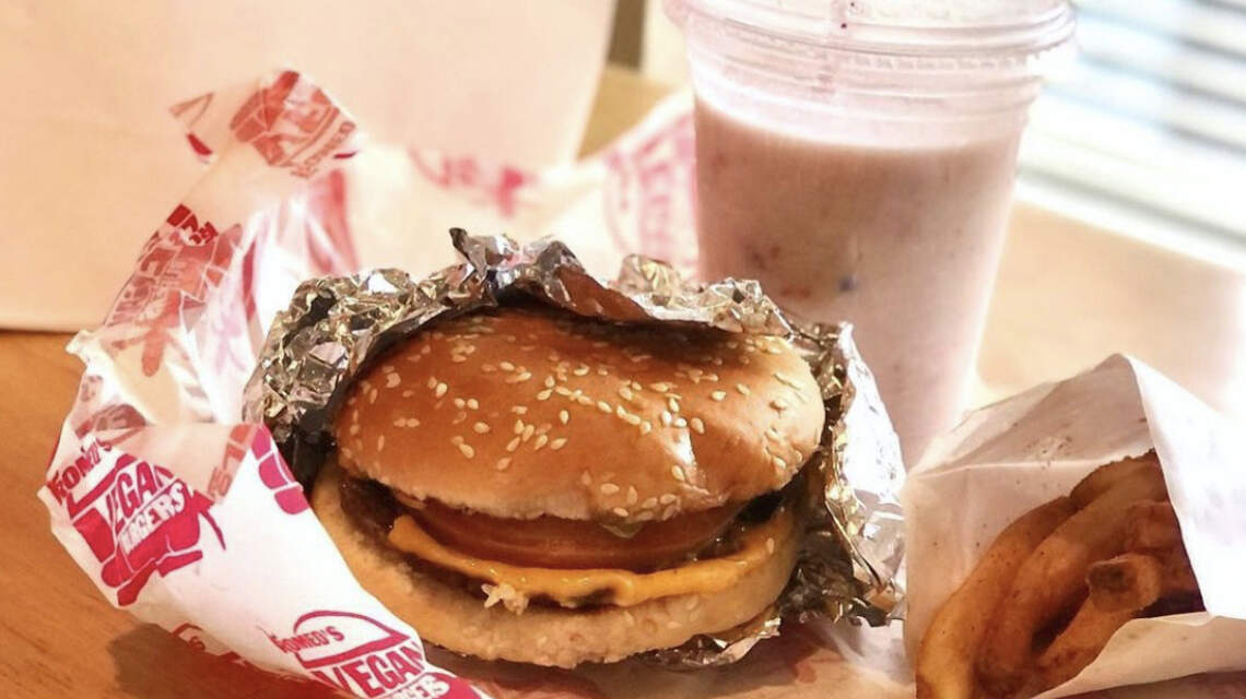 A well-known spot for plant-based burgers is closing in Charlotte. What we know