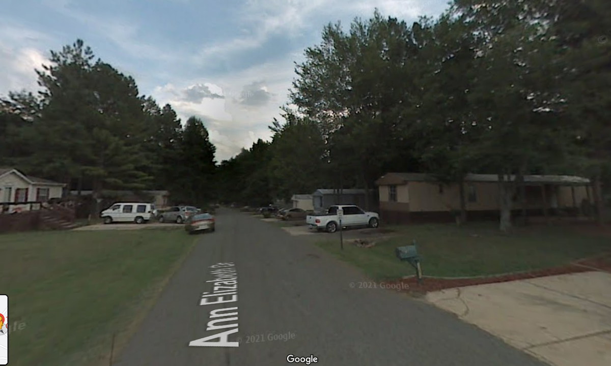 A man shot early at a north Charlotte mobile home park ended up dying while being rushed to a hospital, according to Charlotte-Mecklenburg Police.