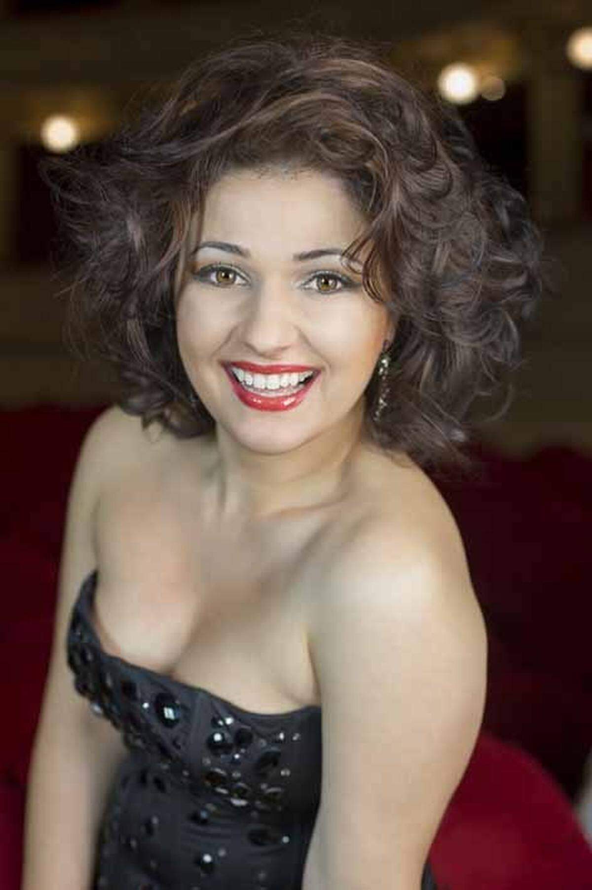 In the Opera Carolina production of La Boheme, the role of Mimi will be performed by soprano Stefanna Kybalova, who was born in Bulgaria.