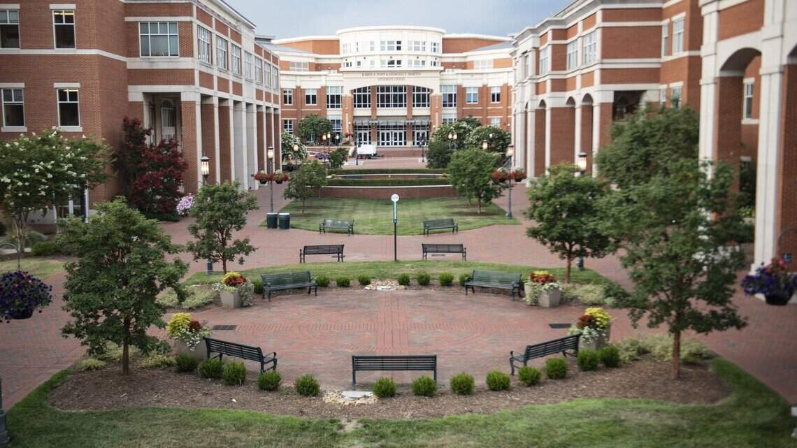 UNC Charlotte delays in-person classes due to COVID | Charlotte Observer