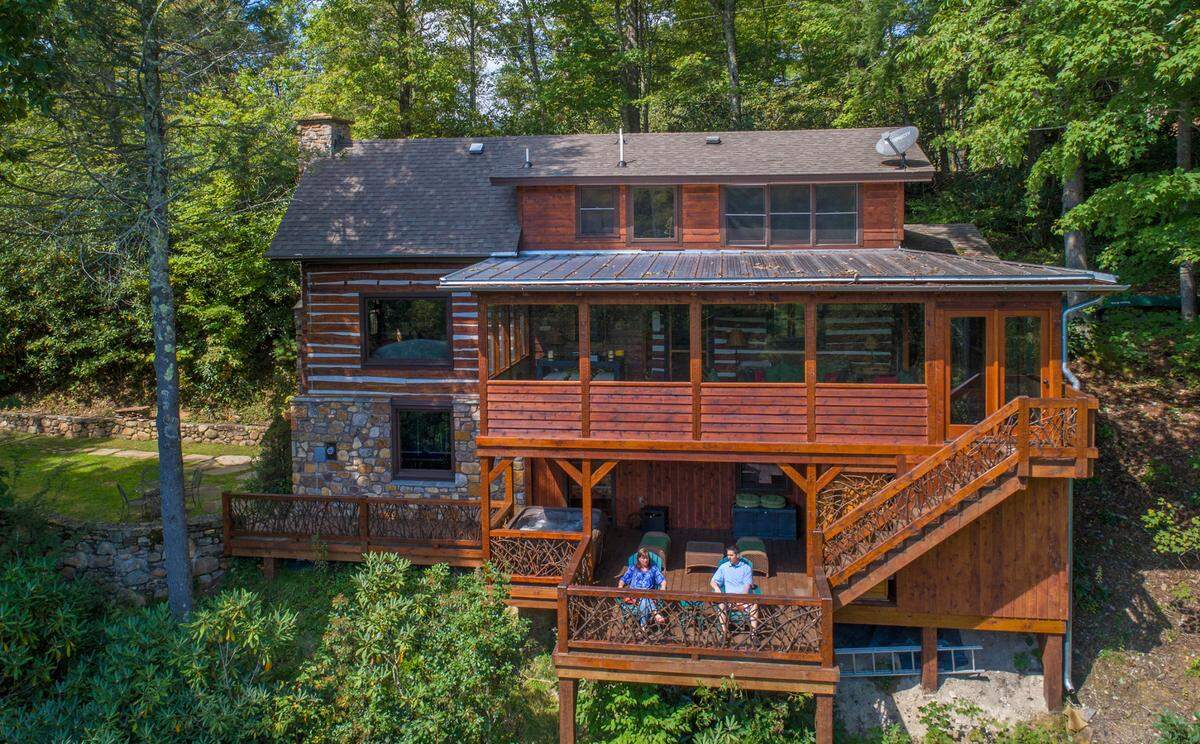 The Banner Elk Mountain Cabins.