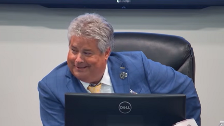 Mooresville mayor denies his resignation this week is related to pantless incident