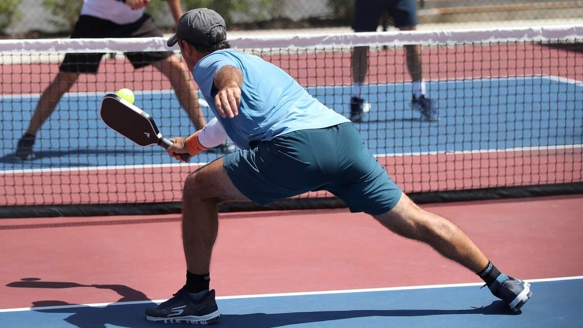 Common pickleball mistakes beginners over 40 should avoid to stay healthy and injury-free