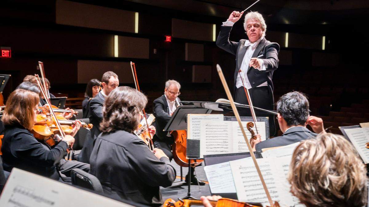 In the 2022-23 season, Charlotte Symphony Music Director Christopher Warren-Green is serving as conductor laureate and music adviser.