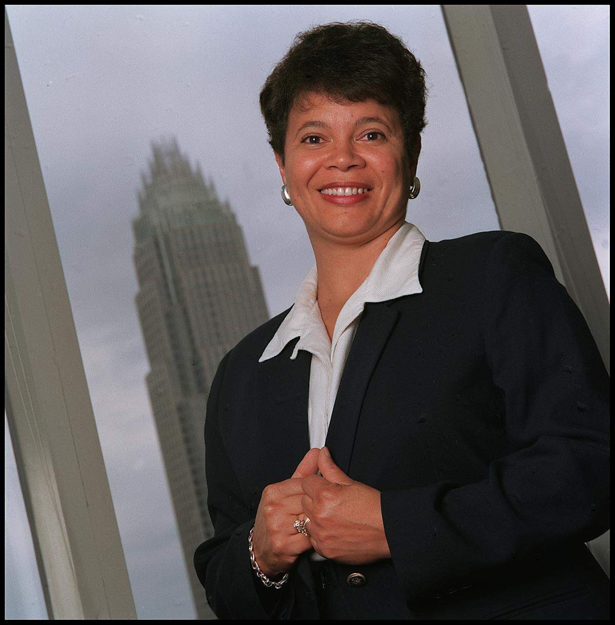 08/07/98: Charlotte Budget Director Vi Alexander Lyles is being inducted in the South Carolina Black Hall of Fame.