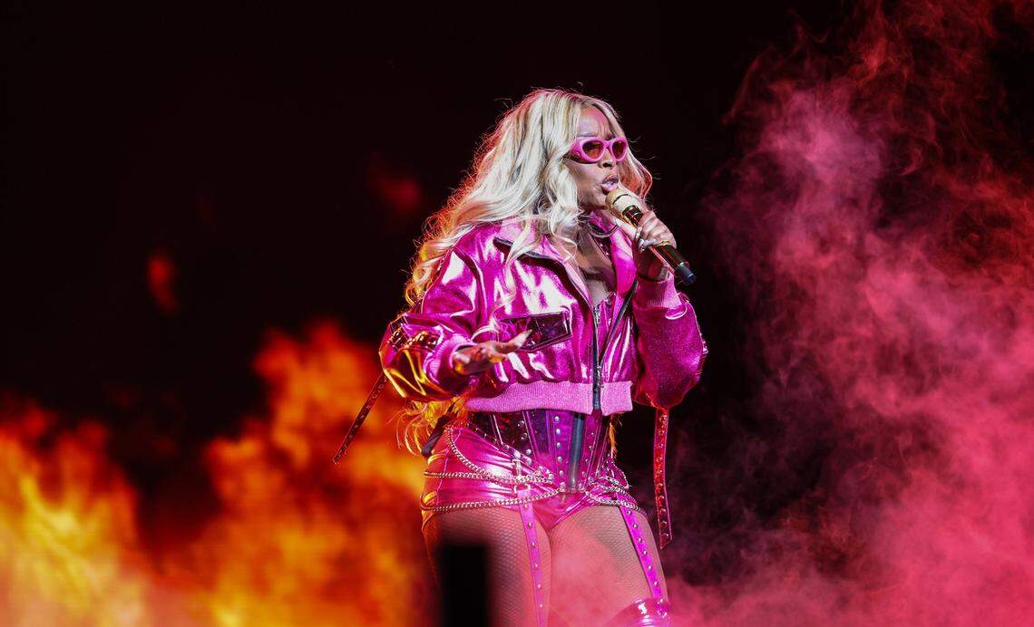 Mary J. Blige performs at Spectrum Center during her Gorgeous tour on Wednesday, September 21, 2022 in Charlotte, NC.
