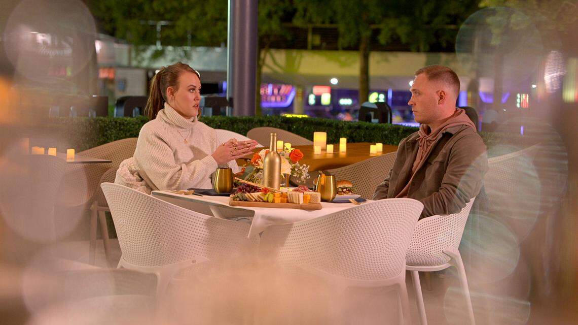 “Love is Blind” stars Chelsea and Jimmy at Carowinds in Charlotte, NC.