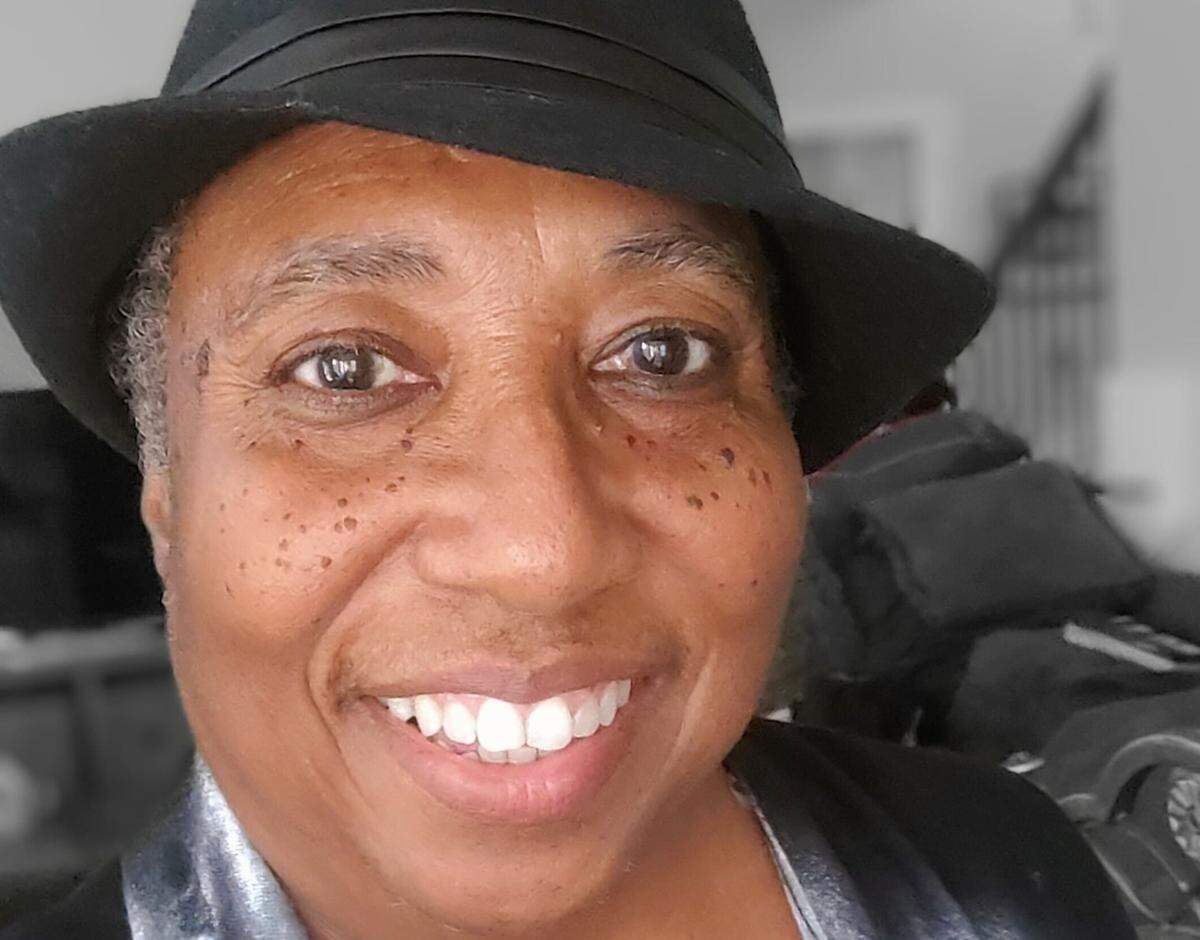 Saundra Porter Thomas is a singer, songwriter and life coach.