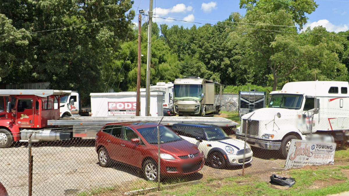 The city of Gastonia is asking a judge to order Jack’s Towing and Recovery Service to start following city ordinances and stop towing cars from places without proper signage.