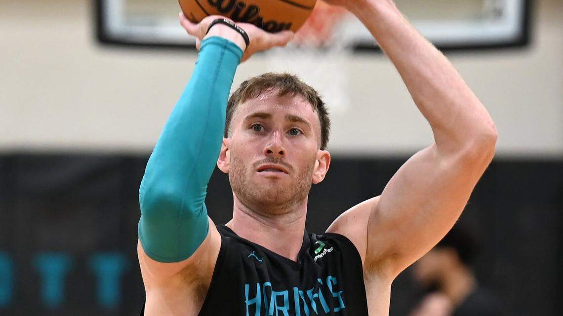 Charlotte Hornets forward Gordon Hayward prepares to release a shot in an after practice shoot around on Tuesday, September 27, 2022.