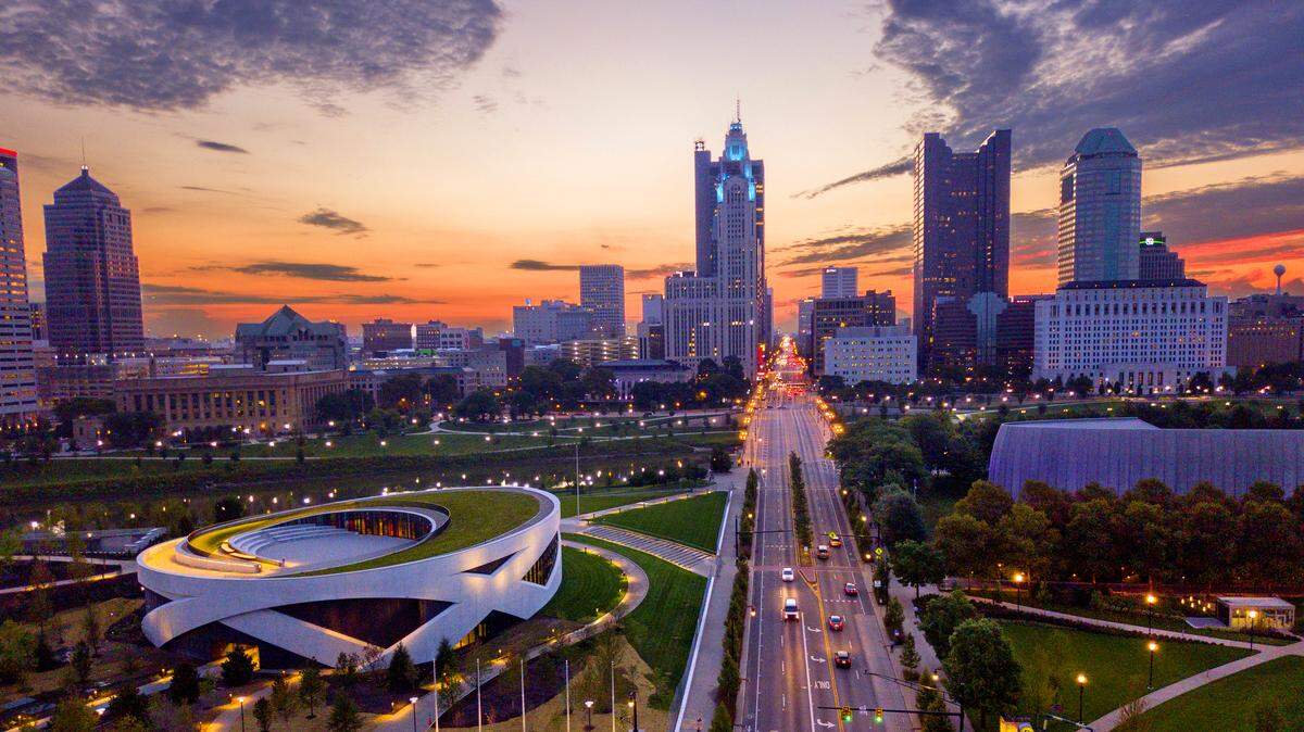 Columbus, Ohio glows in autumn, with fiery foliage, cozy neighborhoods and a food scene full of seasonal surprises.