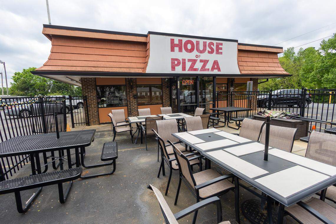 The outdoor seating at House of Pizza.