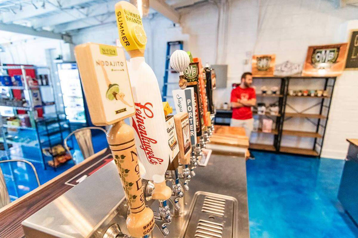 The 15th Street Market has local beer on tap.