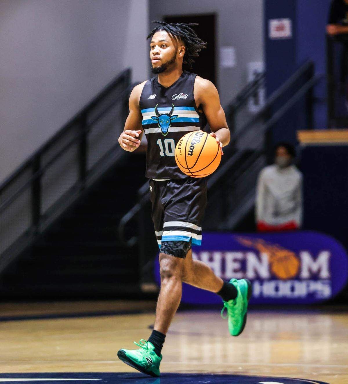 Combine Academy’s Jayden Epps signed with Illinois this week. He had 39 points Saturday at the Carmel Christian Tipoff