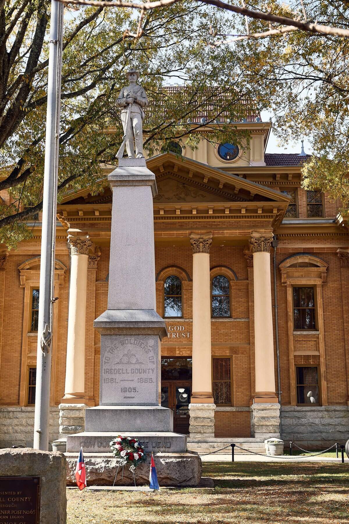 The Old Iredell County Courthouse includes this 1906 statue of a Confederate soldier funded by the United Daughters of the Confederacy.