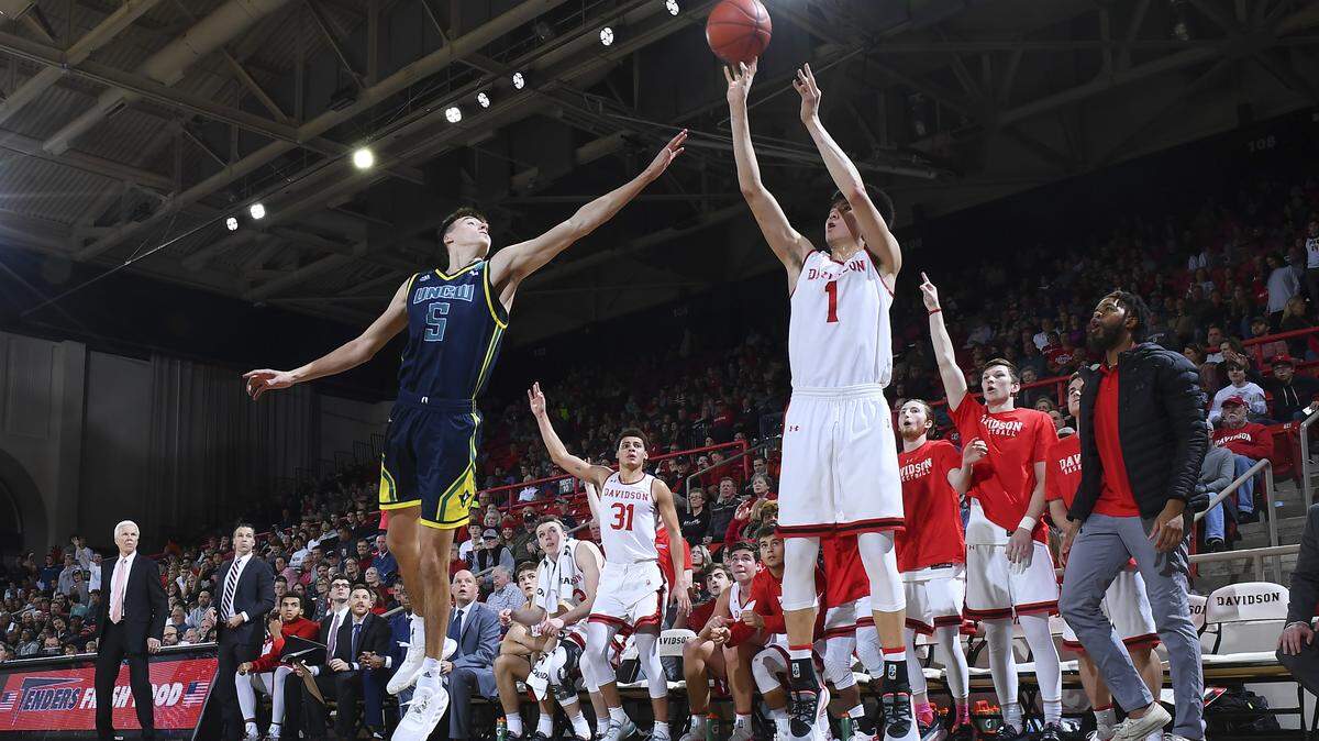 Davidson freshman Hyunjung Lee (1) scored 11 points in the Wildcats’ 87-49 victory Saturday against UNC Wilmington.