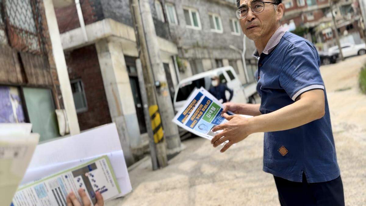 Jaehwan Woo, photographed in Hyeonjeo-dong in Seoul, South Korea, in May 2024, when he led Théoden Janes through a part of the city where he might have been born.