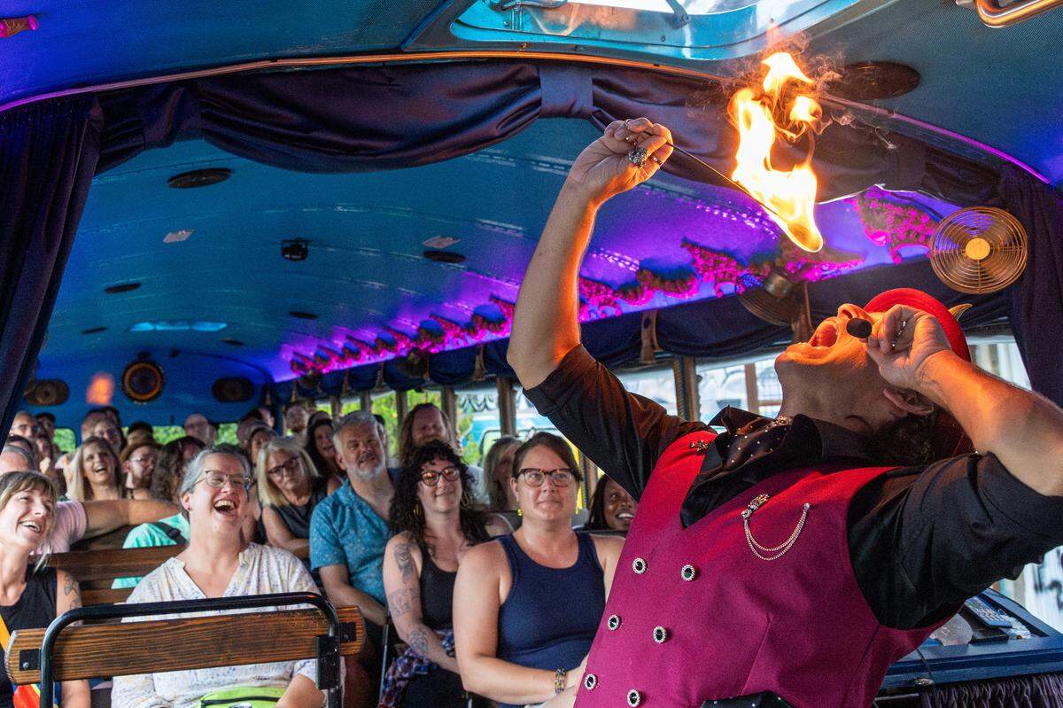 LaZoom’s Ghost Tours showcase Charlotte’s spooky side with a touch of flair.