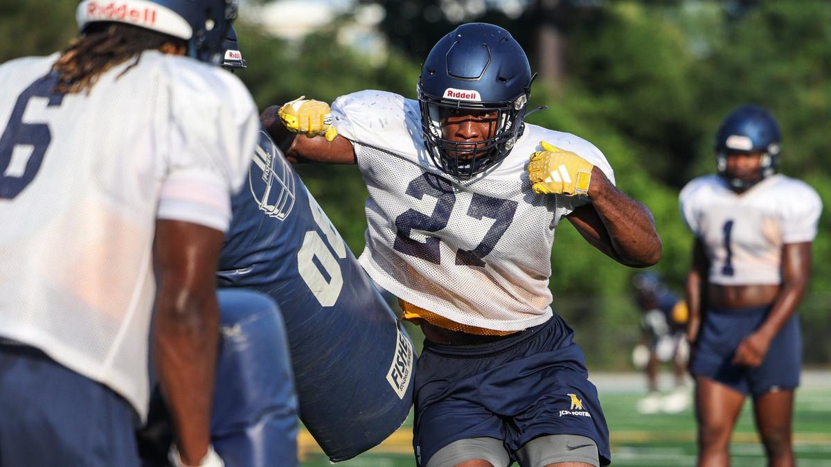 Johnson C. Smith running back Quavaris Crouch runs through a drill during team practice in Charlotte, NC on Tuesday, August 27, 2024.