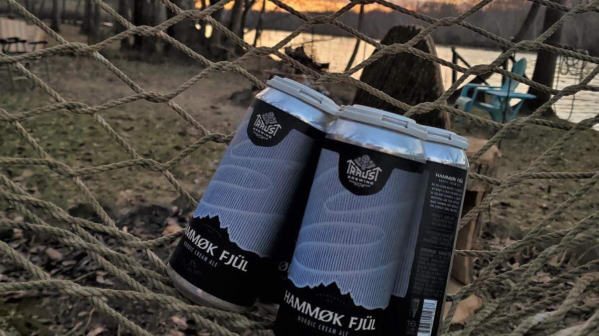 HAMMØK FJÜL is a Nordic cream ale by Traust.