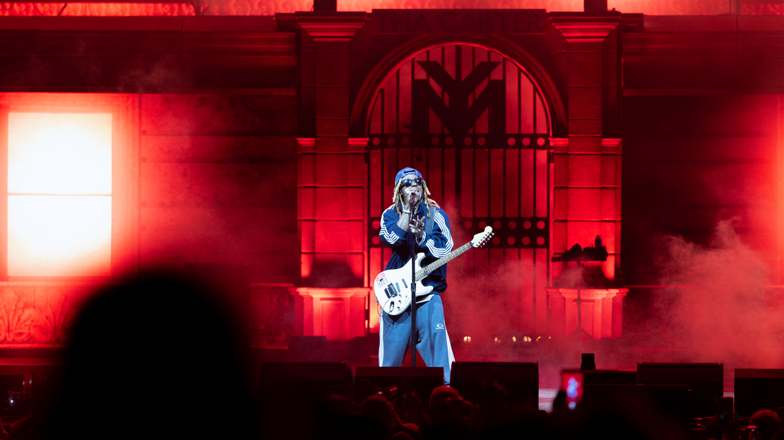 Concert review: Lil Wayne got booed, loudly, at Charlotte show. He deserved it.