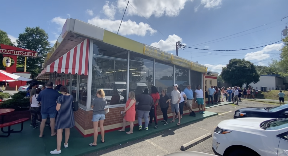 As the news broke that Zack’s Burger would be closing its doors, crowds lined up for one last Zack’s Special on Monday, June 28.