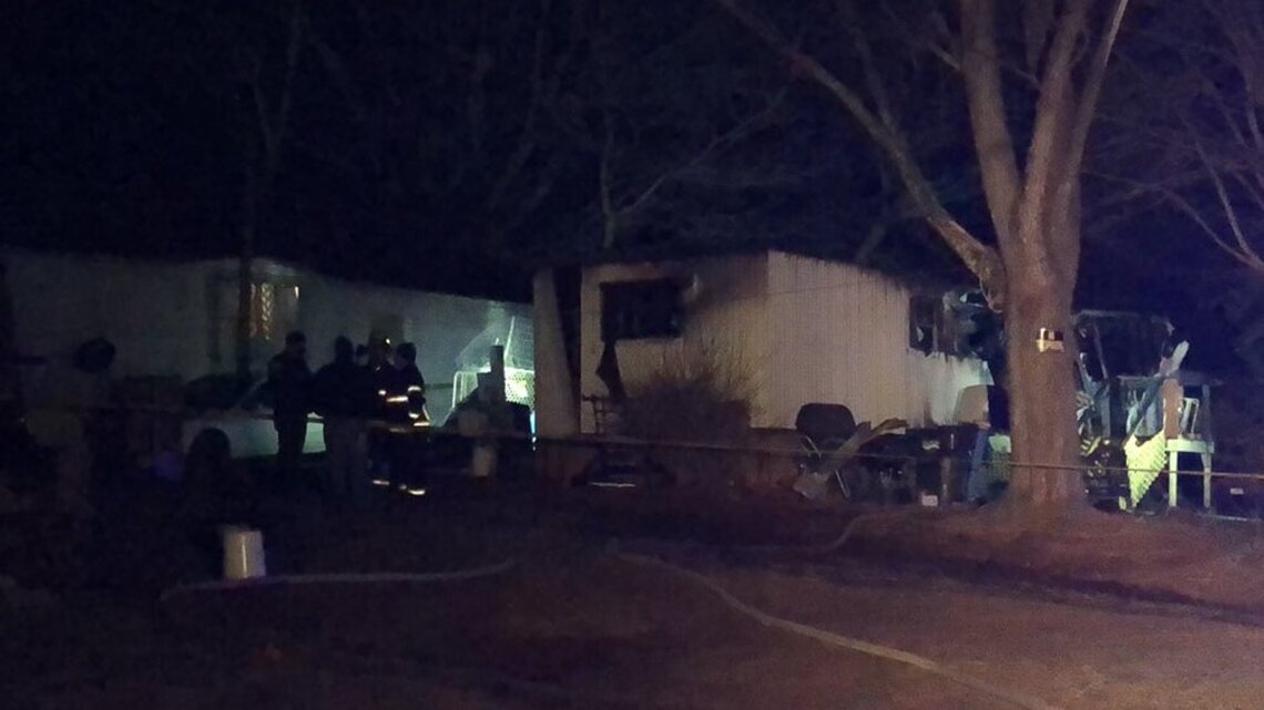 Mobile home fire leaves 2 children dead in Hickory, NC | Charlotte Observer