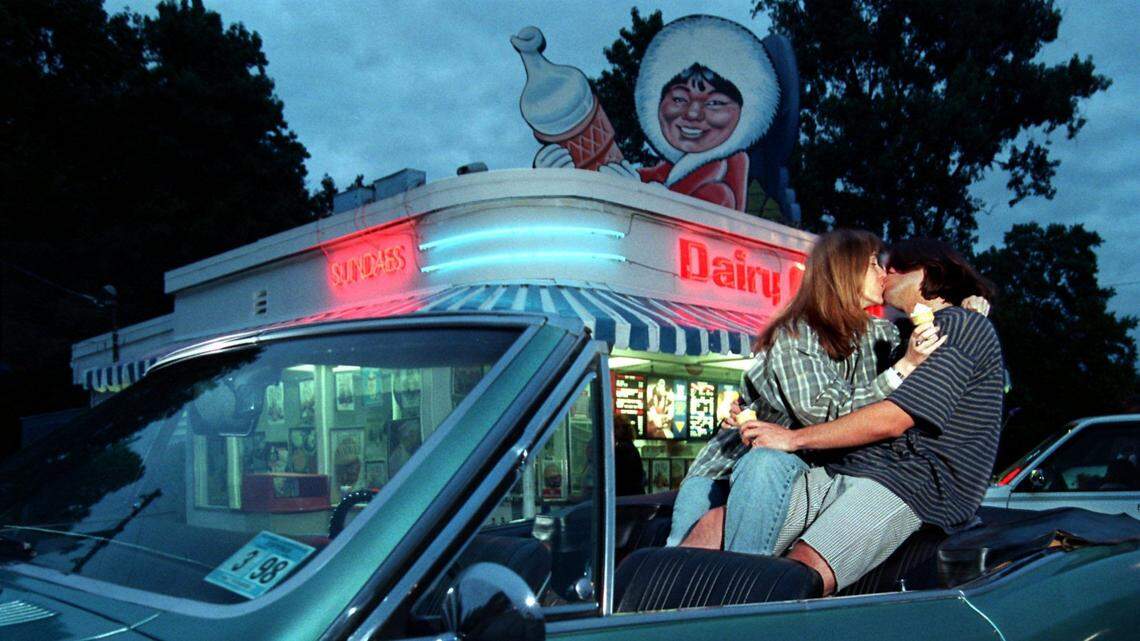 Charlotte's Classic Eats: Brixx Wood Fired Pizza + Craft Bar