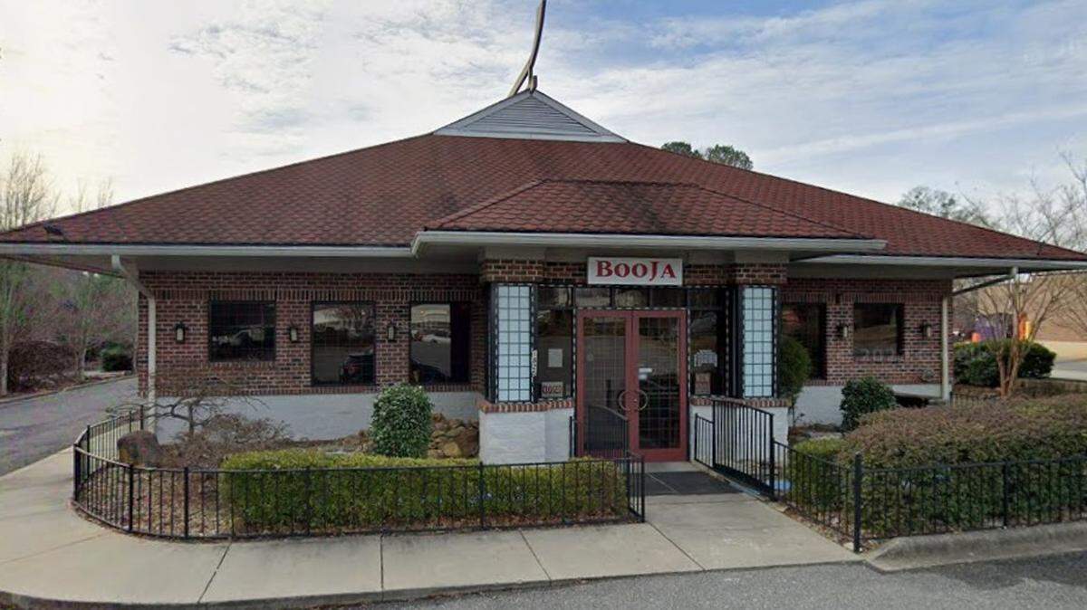 A traveler may have exposed diners at a Turkish restaurant in Gastonia to measles, state health officials said Saturday.